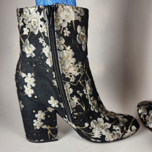 INDIGO ROAD Women's Bootie Size 8 Black Silver Floral Embroidered Shoe - Picture 8 of 12